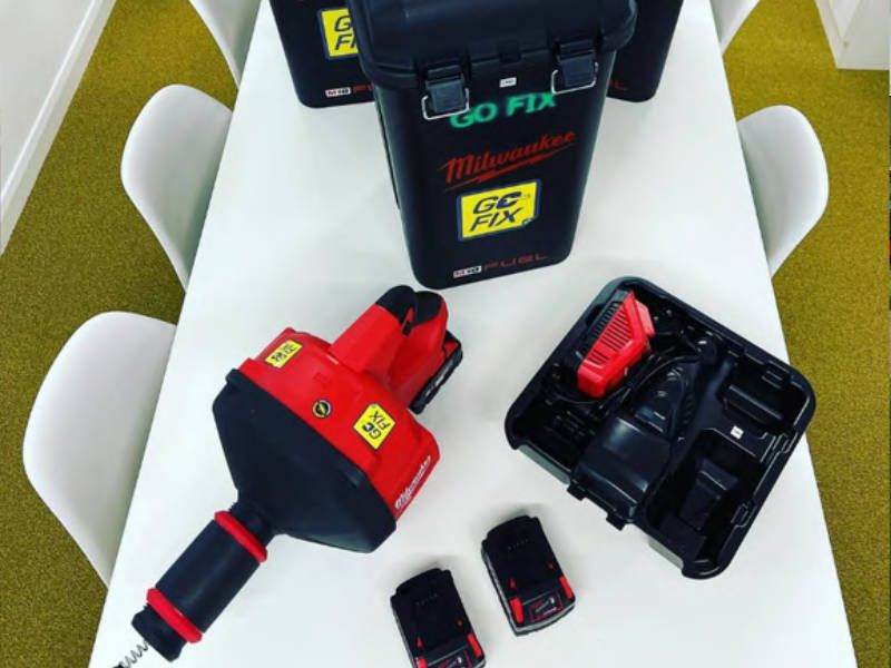 Go-Fix engineer using sustainably sourced, eco-friendly equipment.
